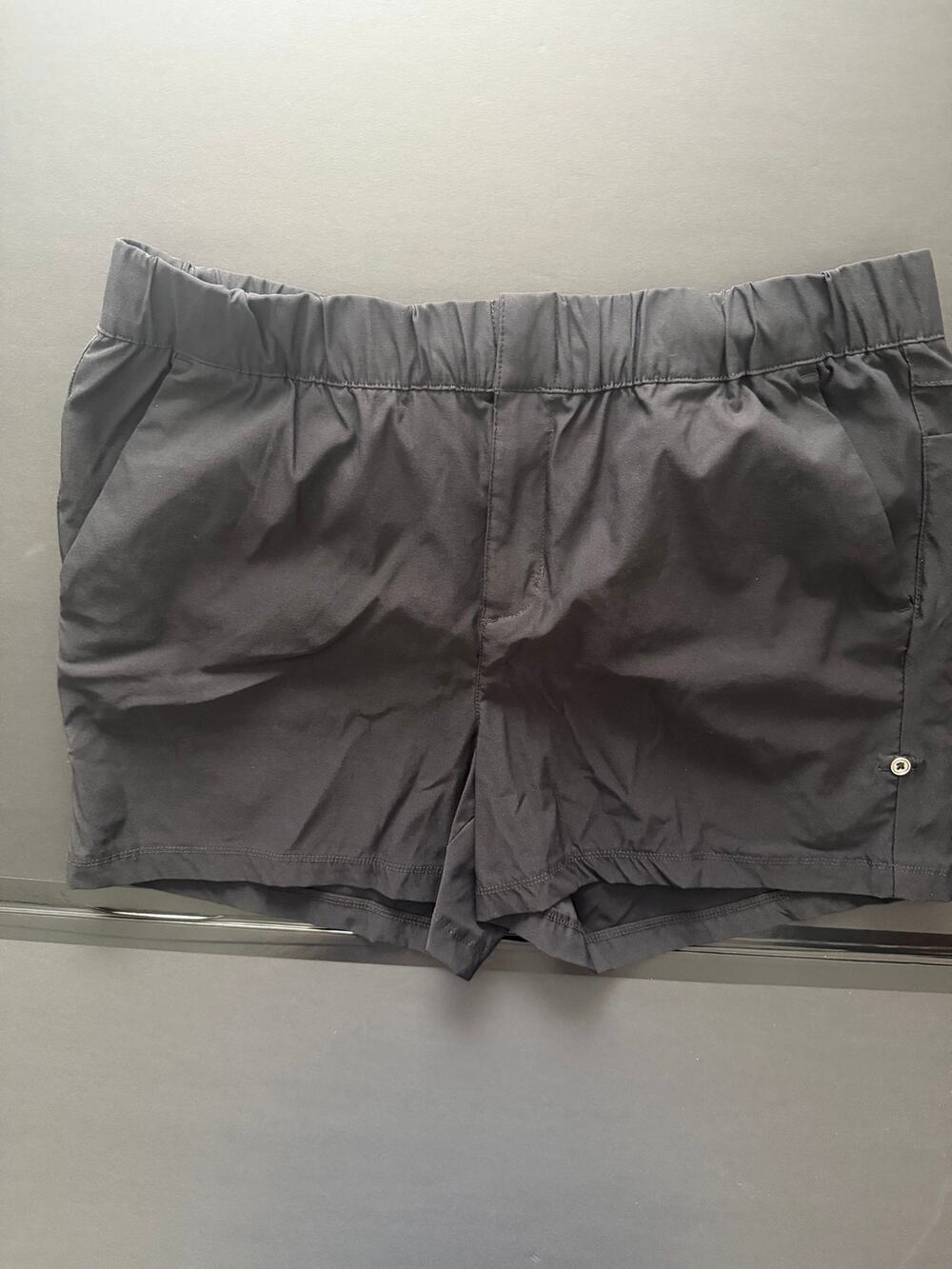 Columbia Women’s 1X Black Nylon‑Blend Shorts –  Hiking Outdoor Activewear